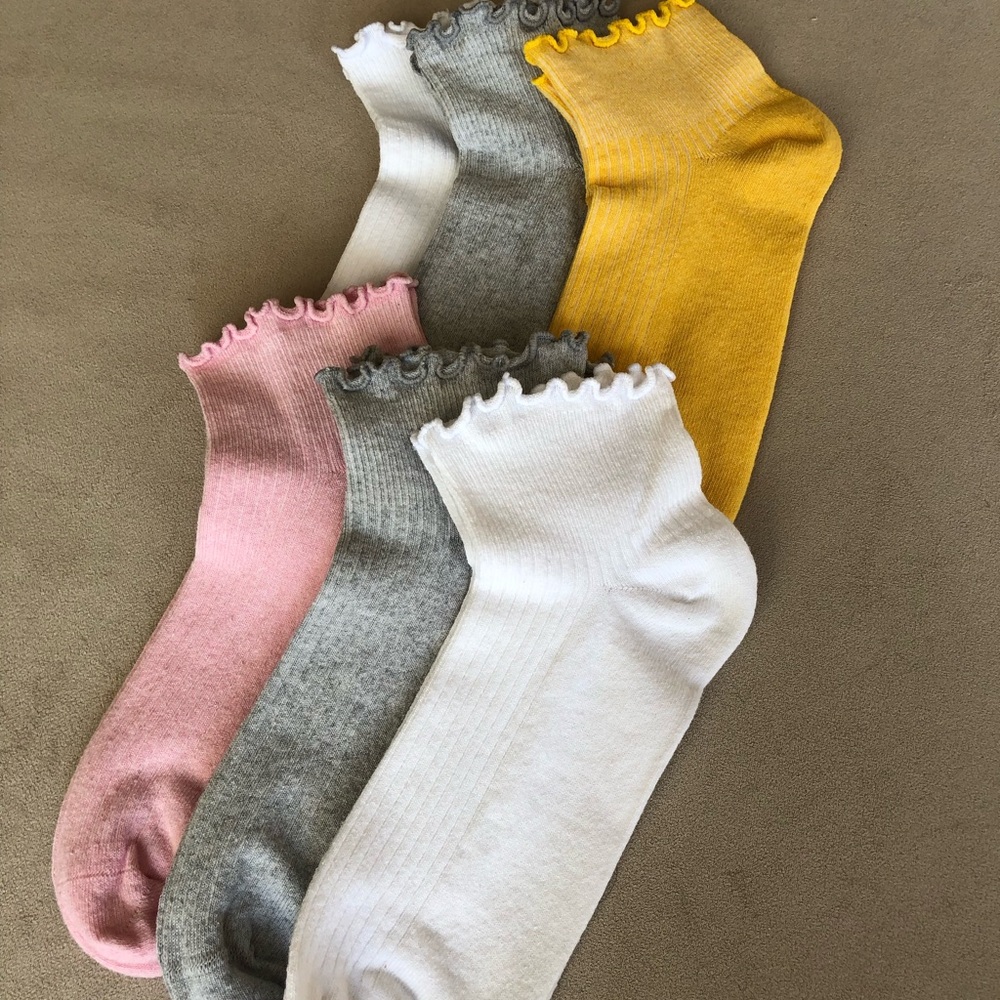6 pair New Women Ruffle Ankle Socks. Seamless low cut socks - Picture 5 of 9